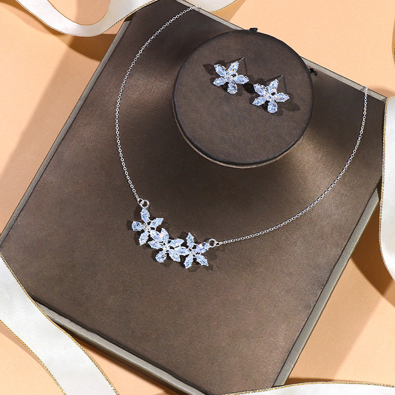 Flower Jewelry Set with Zircon Necklace and Earrings – Elegant Floral Design