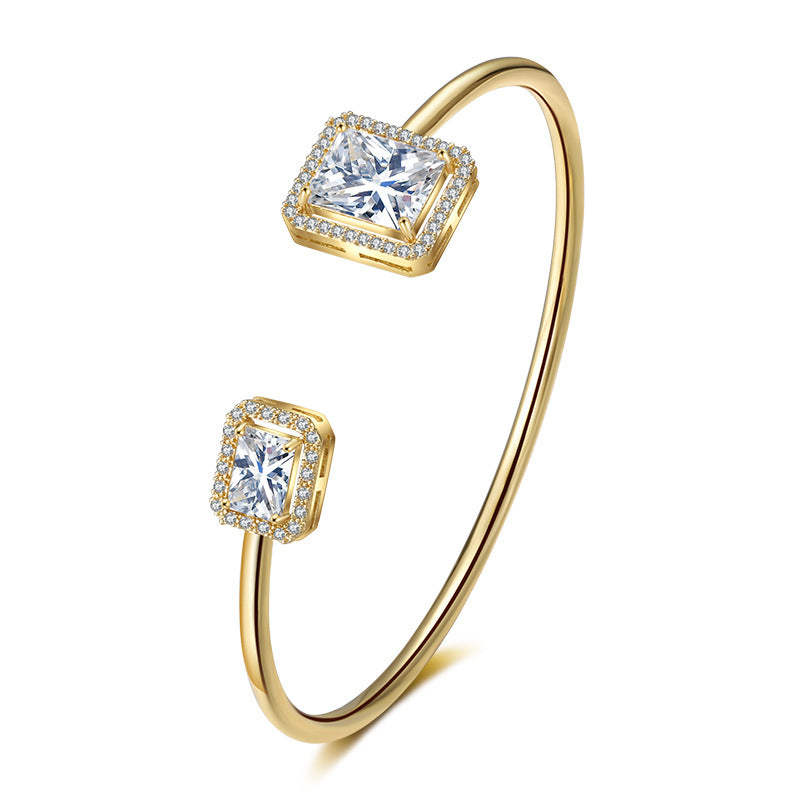 Elegant Women's Bracelet – High-Quality Water Drop Design with Inlaid Square Diamonds